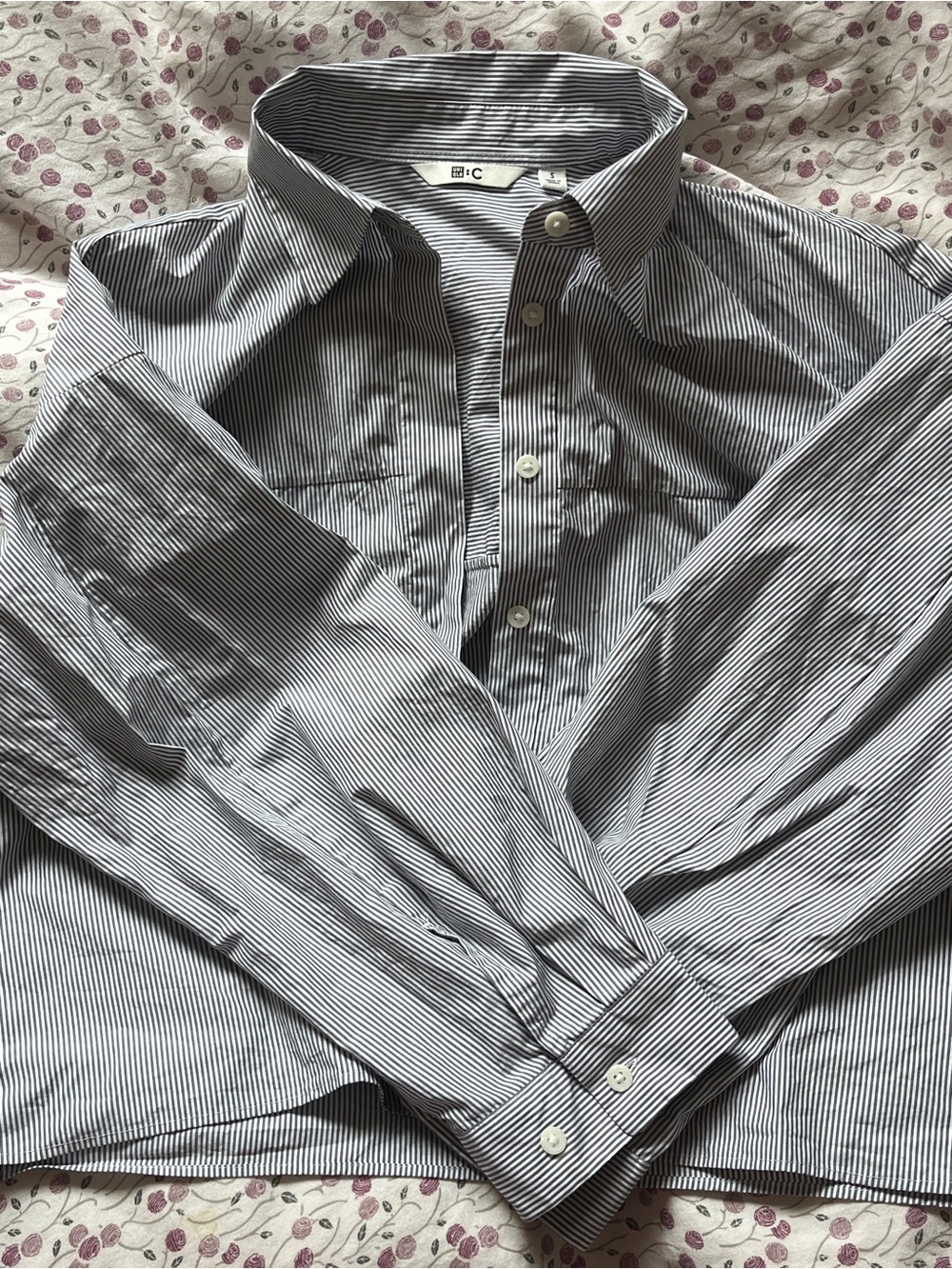 uniqlo boxy button down dress shirt